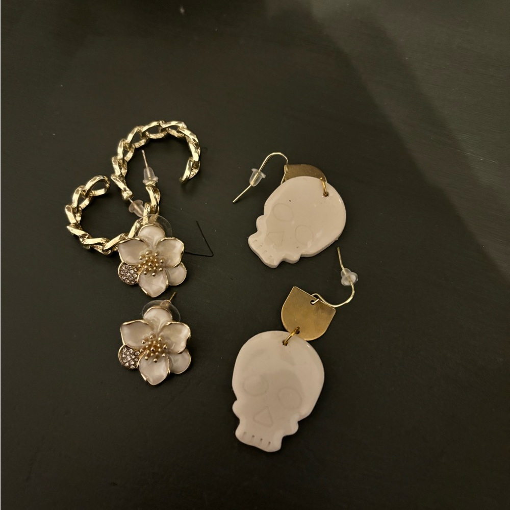 Assorted earrings